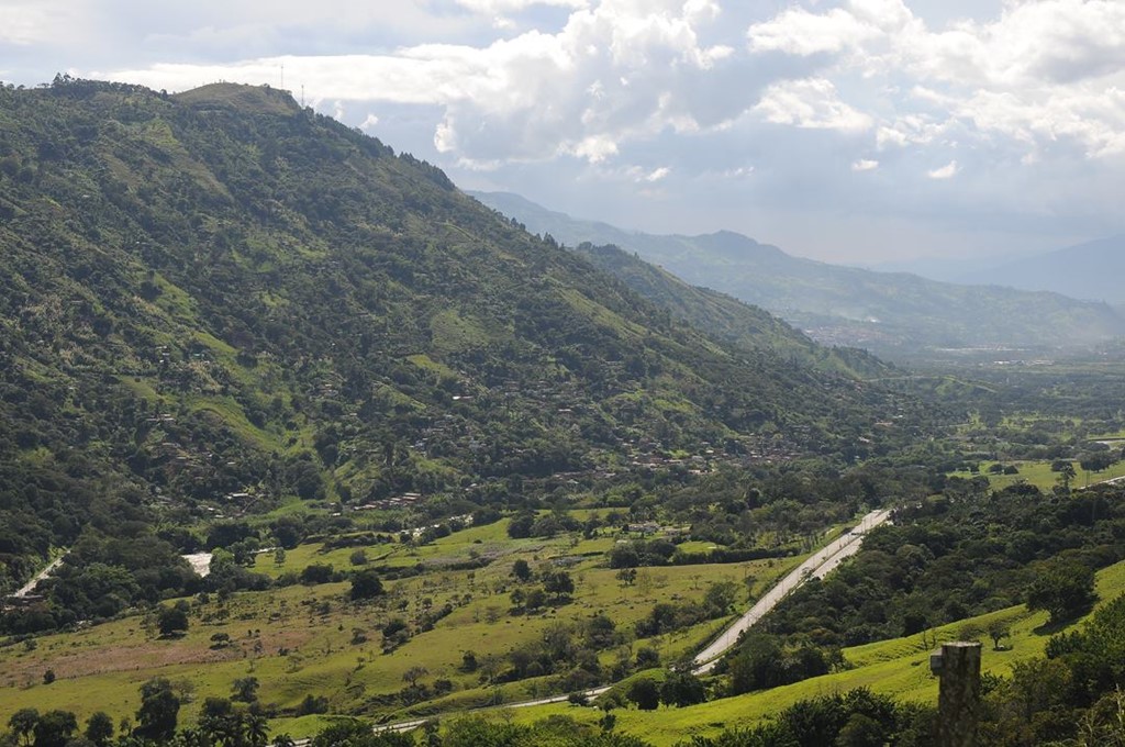 043   Kolumbia